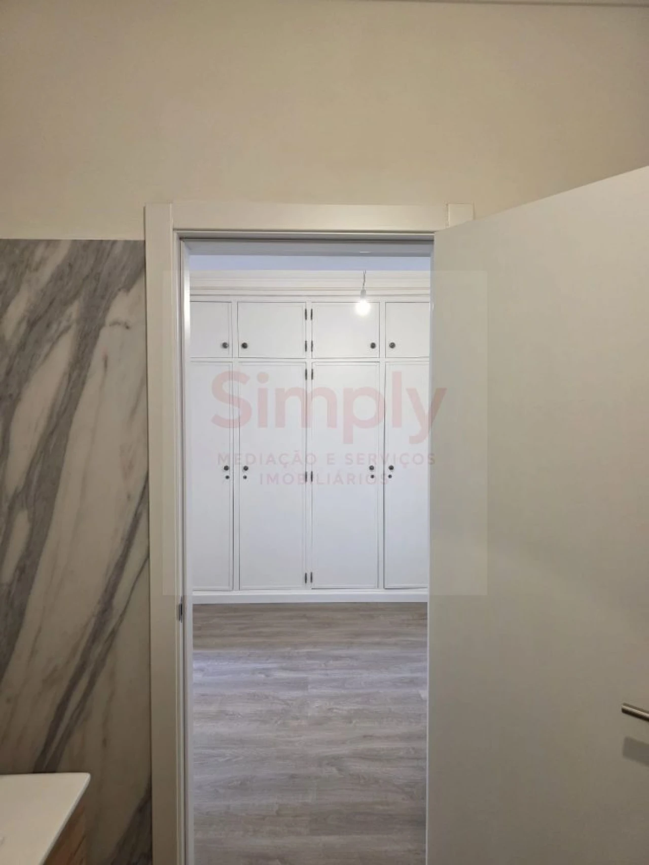 Apartamento T0 para Venda em Porto Salvo Foto 35