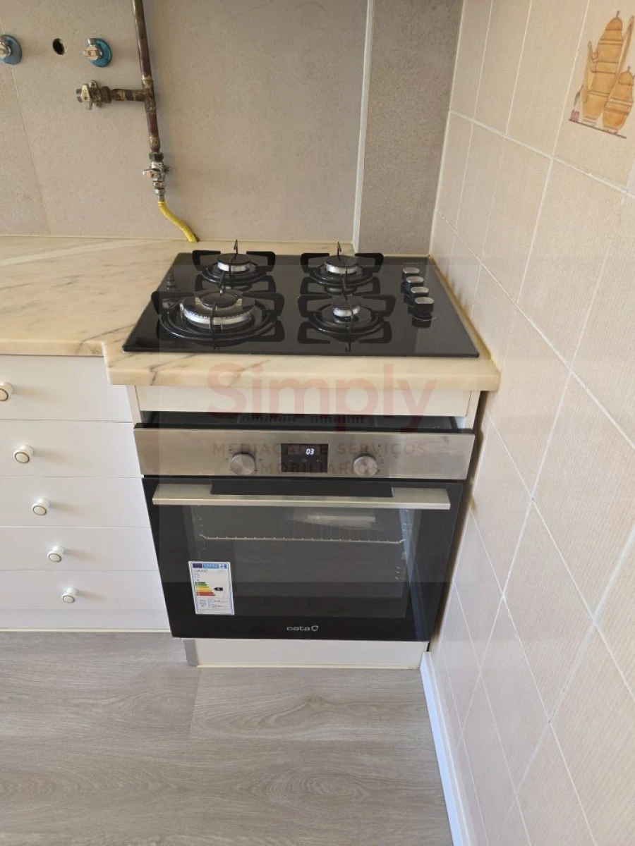 Apartamento T0 para Venda em Porto Salvo Foto 16