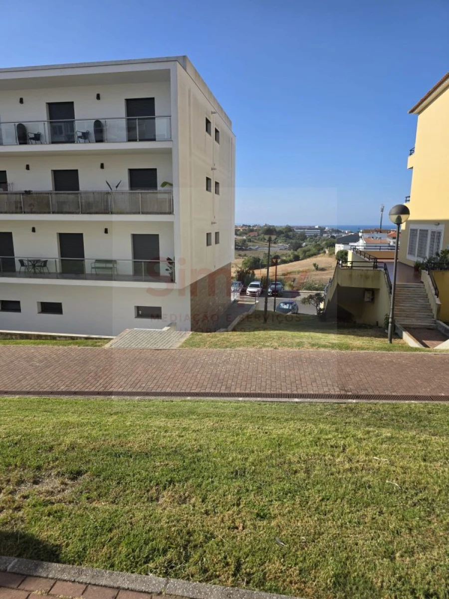 Apartamento T0 para Venda em Porto Salvo Foto 9