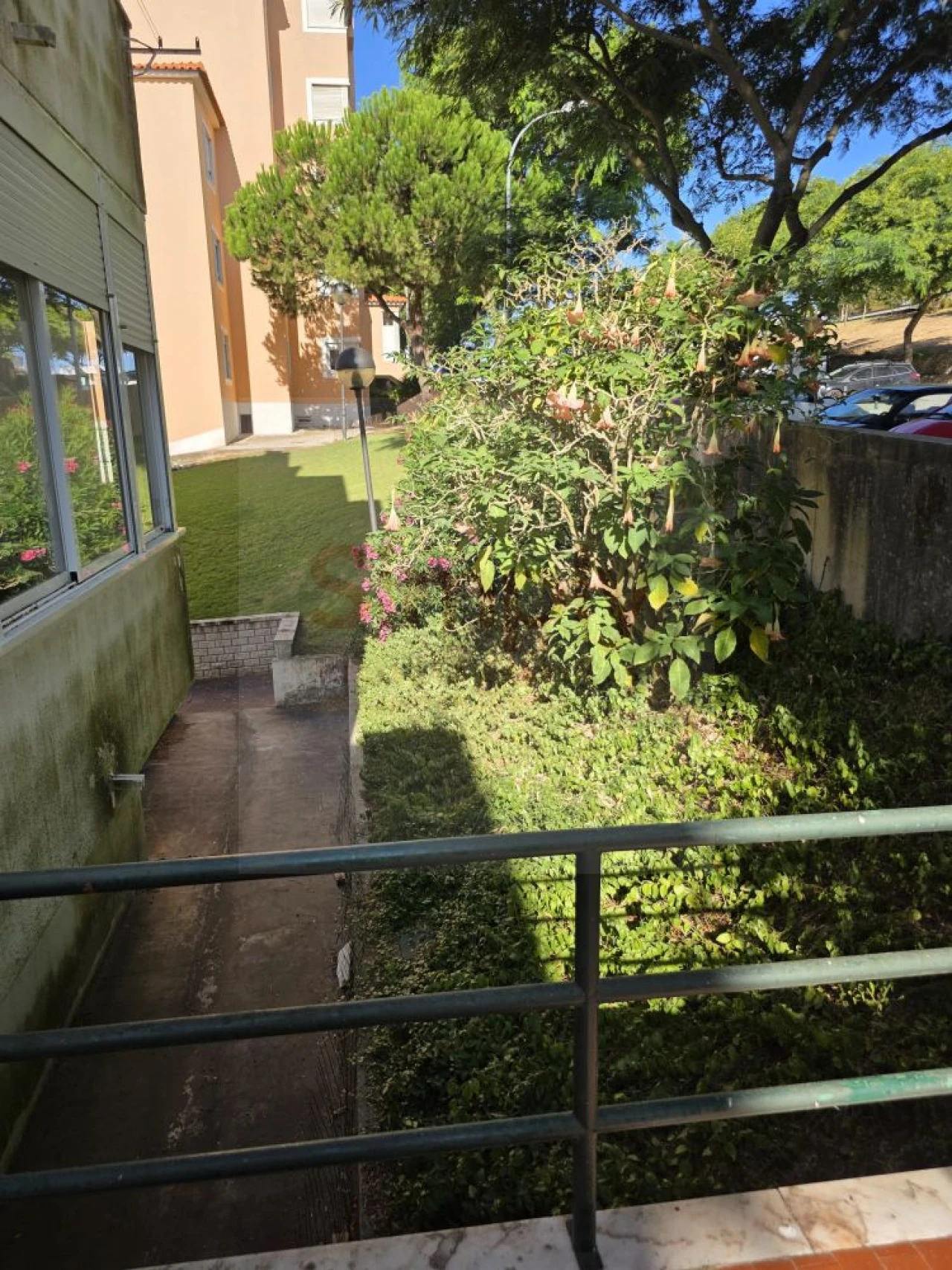 Apartamento T0 para Venda em Porto Salvo Foto 42