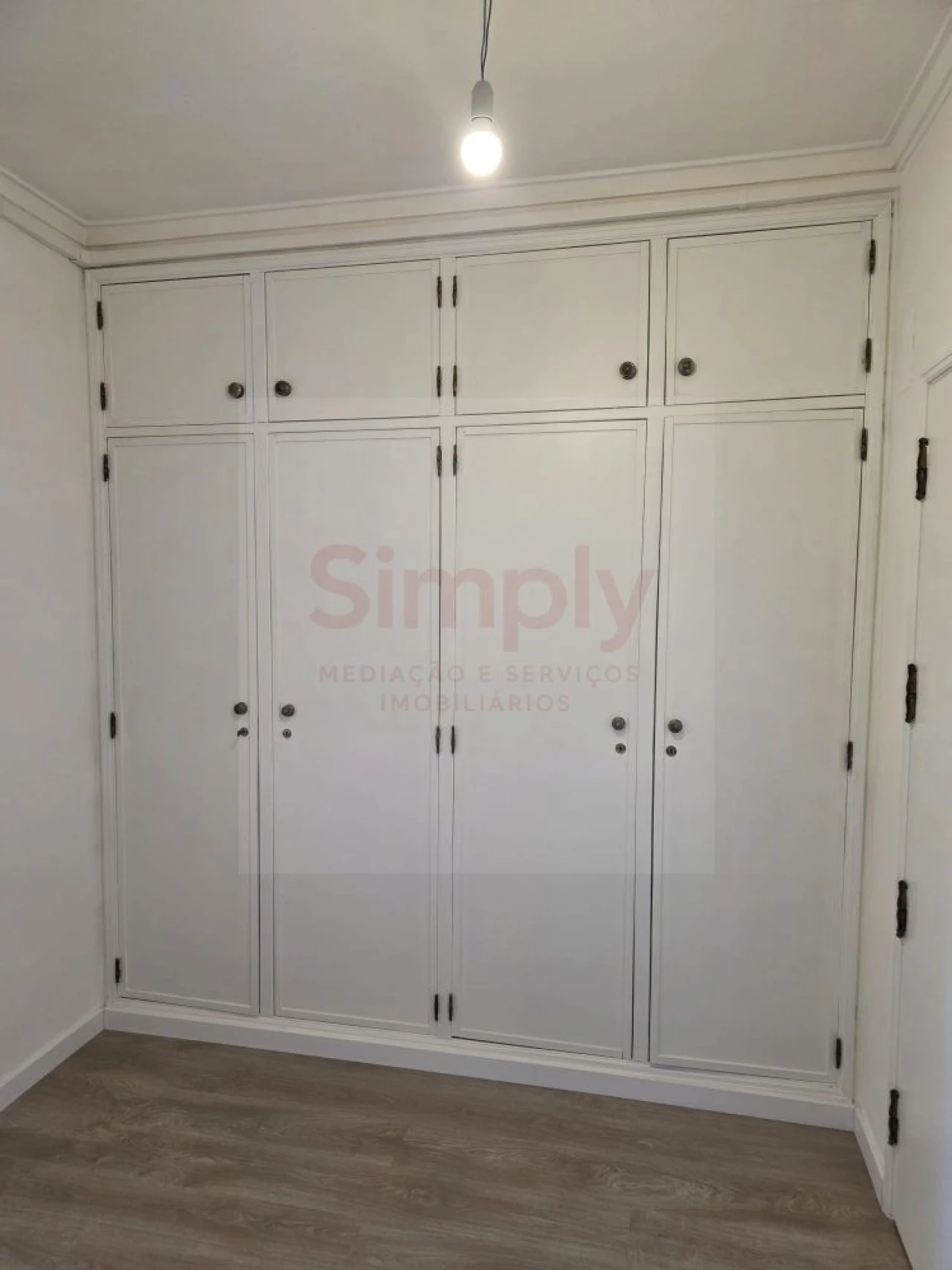 Apartamento T0 para Venda em Porto Salvo Foto 14