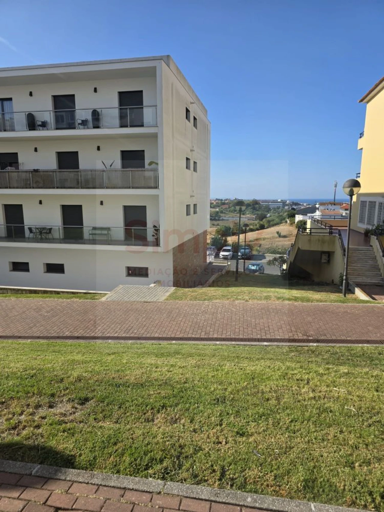 Apartamento T0 para Venda em Porto Salvo Foto 8