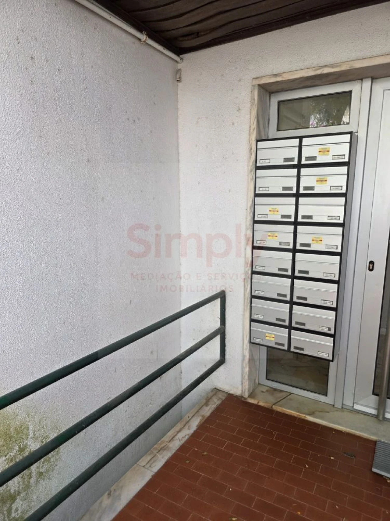 Apartamento T0 para Venda em Porto Salvo Foto 39