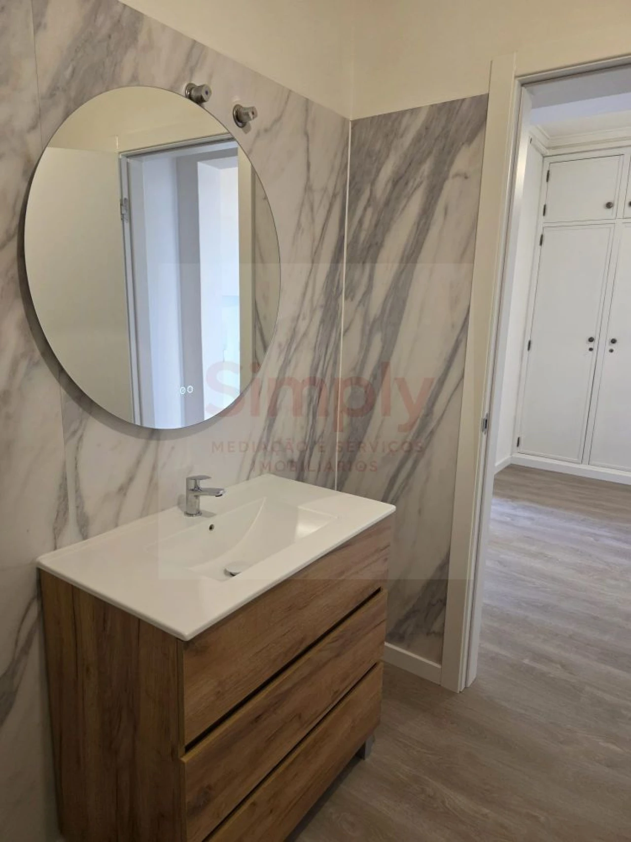 Apartamento T0 para Venda em Porto Salvo Foto 34