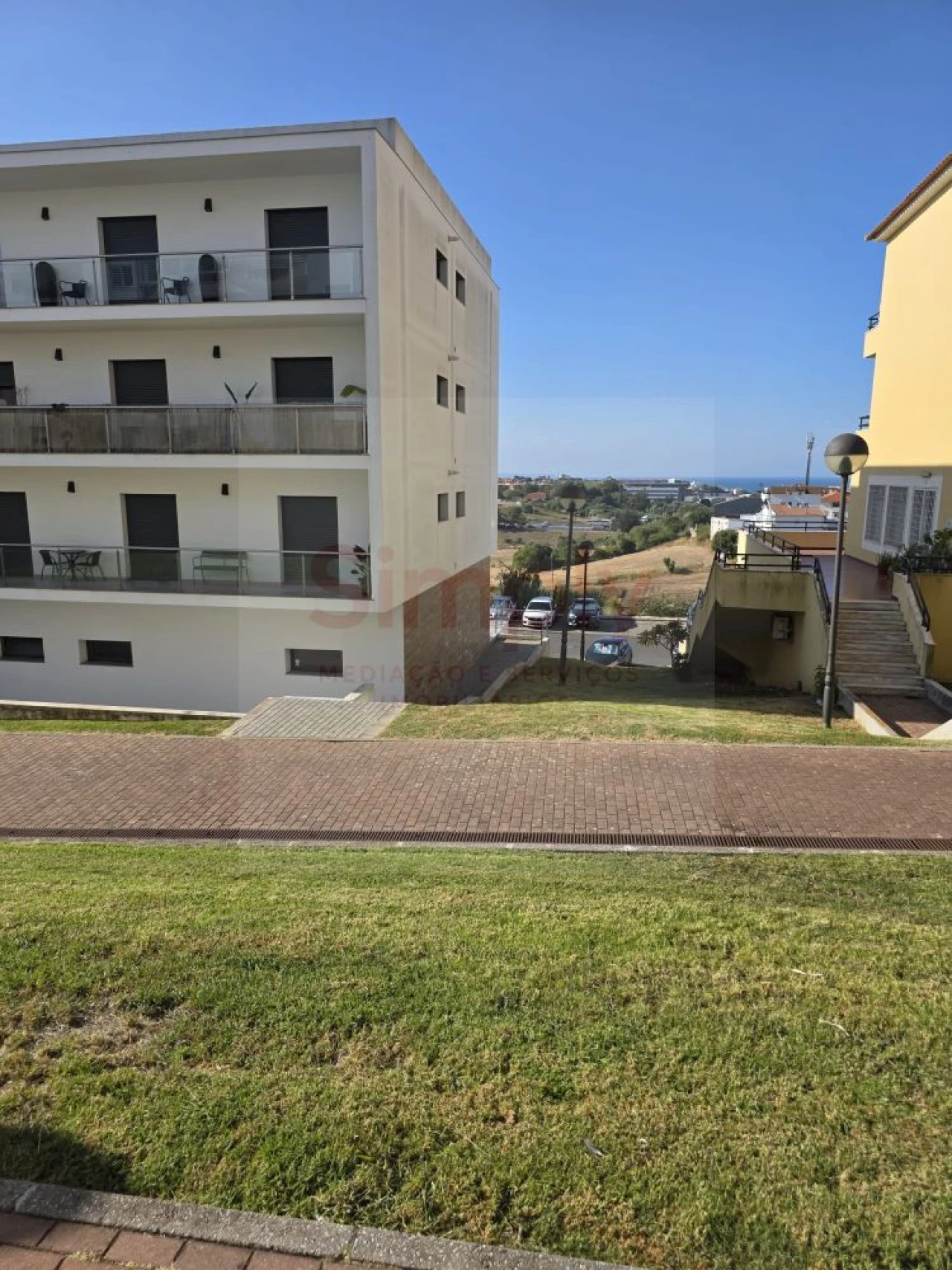 Apartamento T0 para Venda em Porto Salvo Foto 9