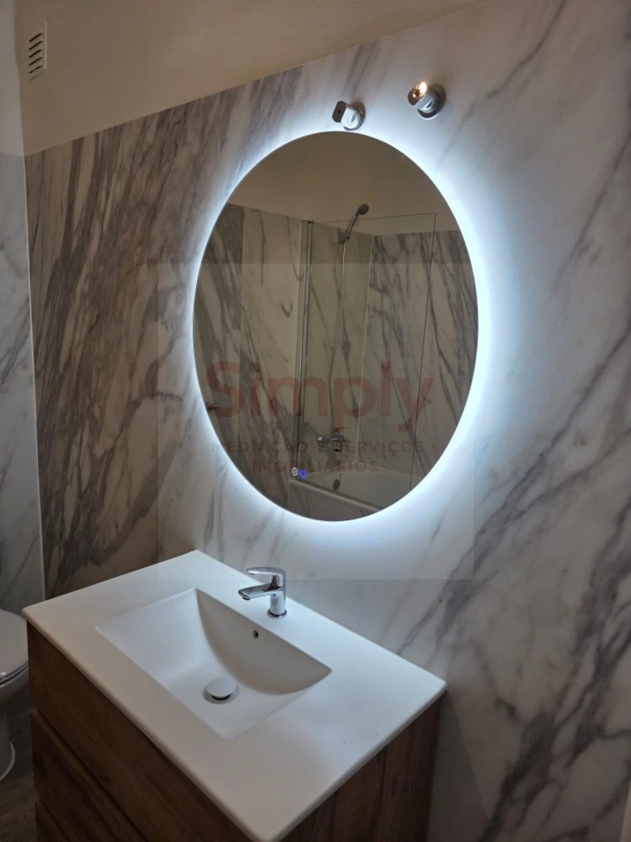 Apartamento T0 para Venda em Porto Salvo Foto 31