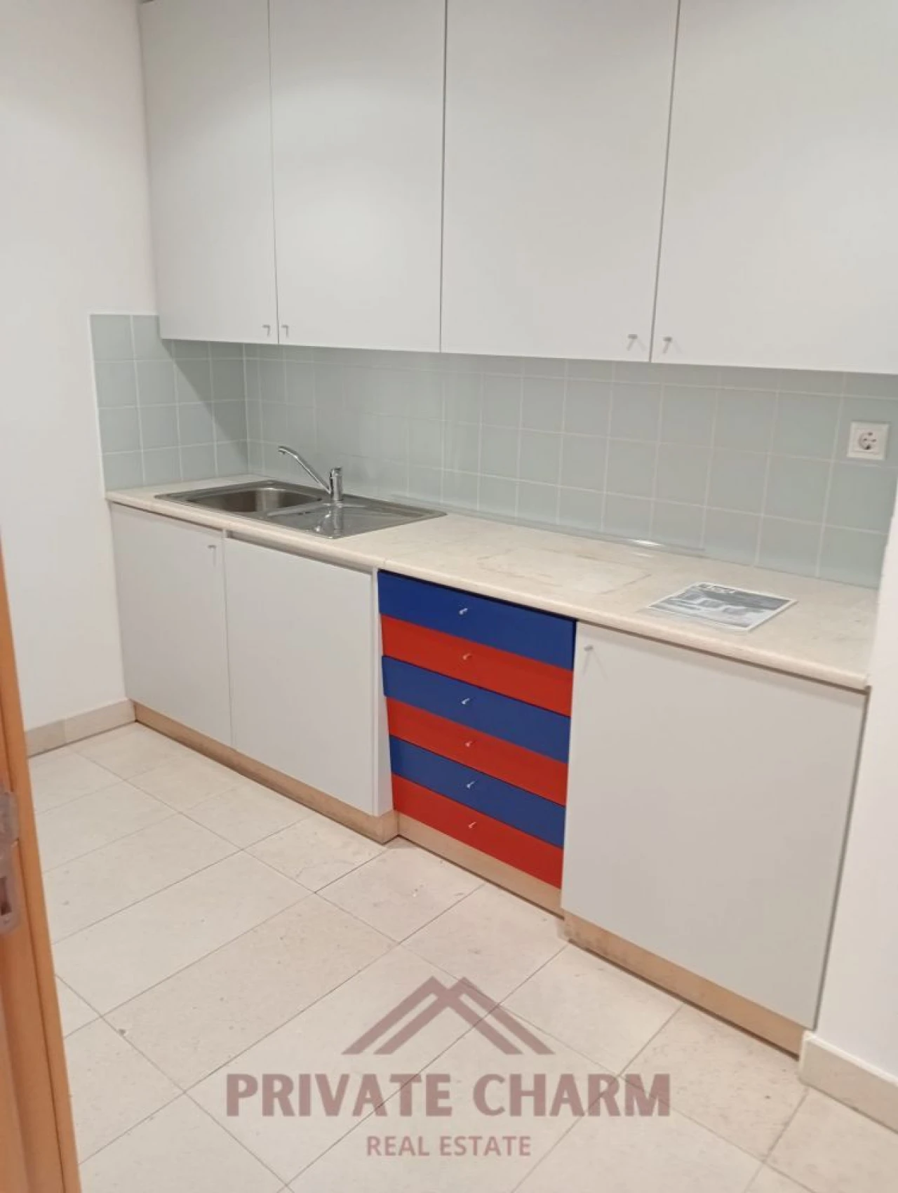 Loja para Arrendamento em Sacavém e Prior Velho Foto 9