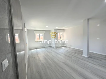 Apartamento T2 para Venda em Corroios
