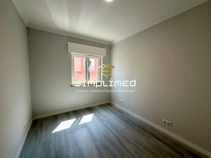 Apartamento T2 para Venda em Corroios Foto 8