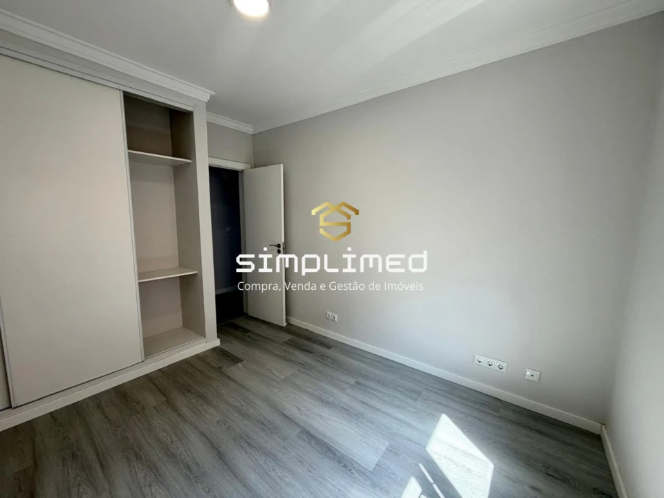 Apartamento T2 para Venda em Corroios Foto 6