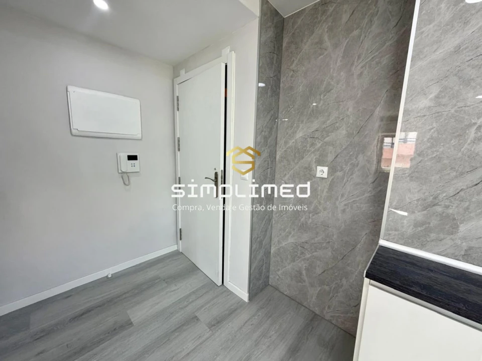 Apartamento T2 para Venda em Corroios Foto 15