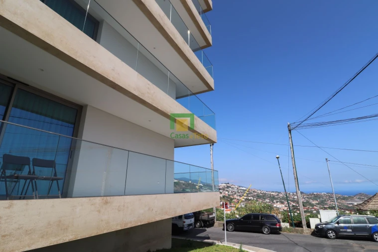Apartamento T3 para Venda em Estreito de Camara de Lobos Foto 13