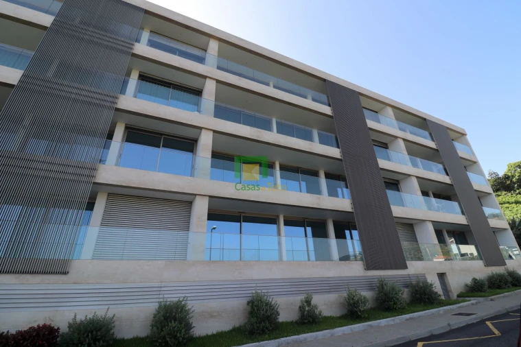 Apartamento T3 para Venda em Estreito de Camara de Lobos Foto 2