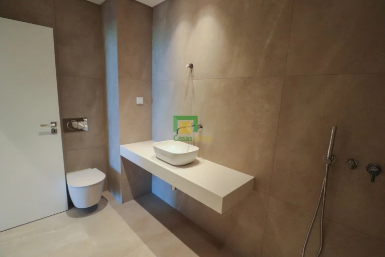 Apartamento T3 para Venda em Estreito de Camara de Lobos Foto 9