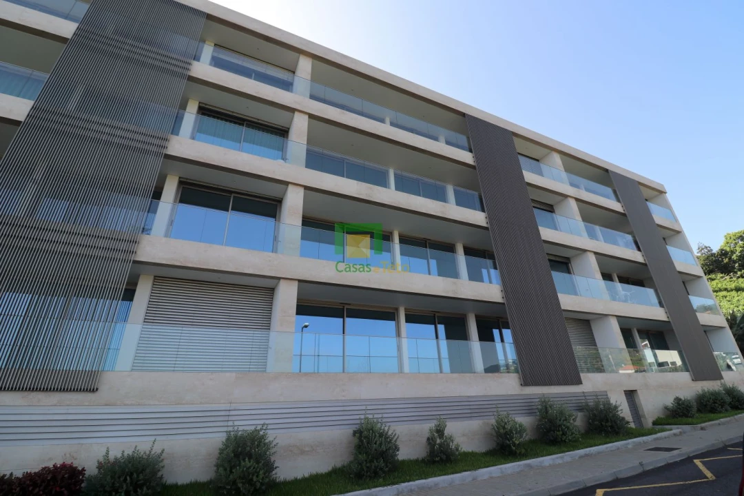 Apartamento T3 para Venda em Estreito de Camara de Lobos Foto 2