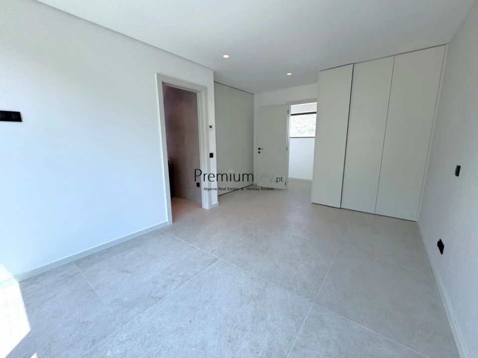 Moradia T4 para Venda em Albufeira e Olhos de Água Foto 24