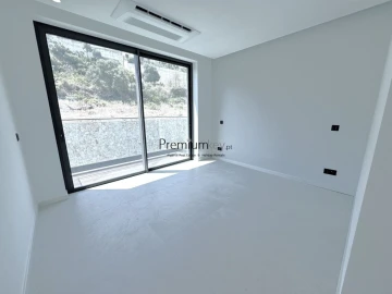 Moradia T4 para Venda em Albufeira e Olhos de Água