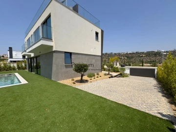 Moradia T4 para Venda em Albufeira e Olhos de Água