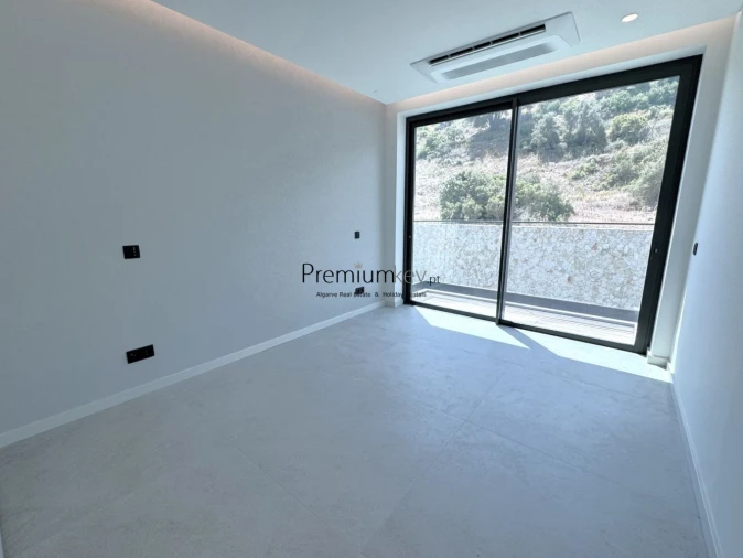 Moradia T4 para Venda em Albufeira e Olhos de Água Foto 29