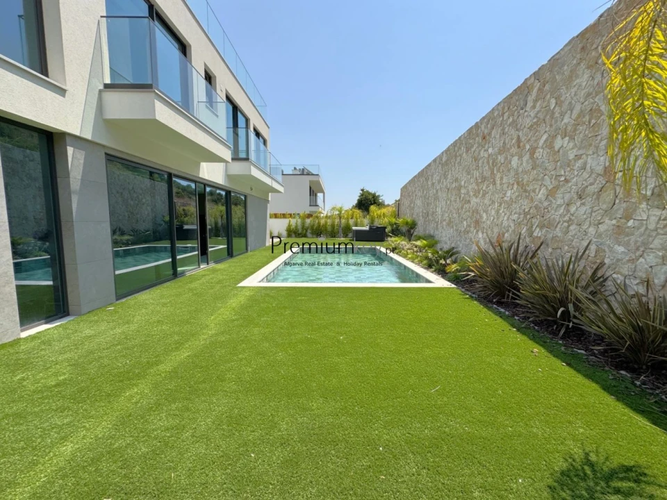 Moradia T4 para Venda em Albufeira e Olhos de Água Foto 3