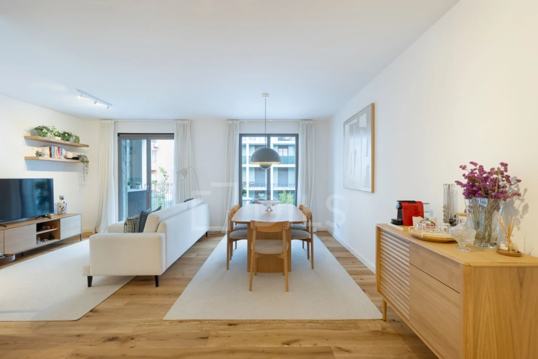Apartamento T2 para Venda em Algés, Linda-A-Velha e Cruz Quebrada-Dafundo Foto 1