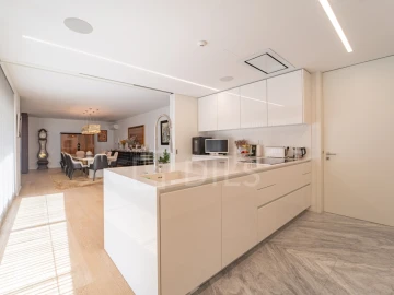 Apartamento T4 para Venda em Aldoar, Foz do Douro e Nevogilde