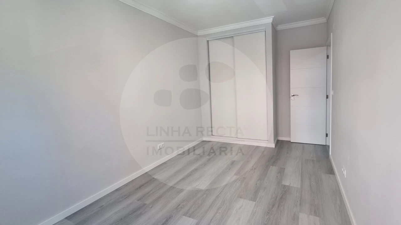 Apartamento T2 para Venda em Corroios Foto 16