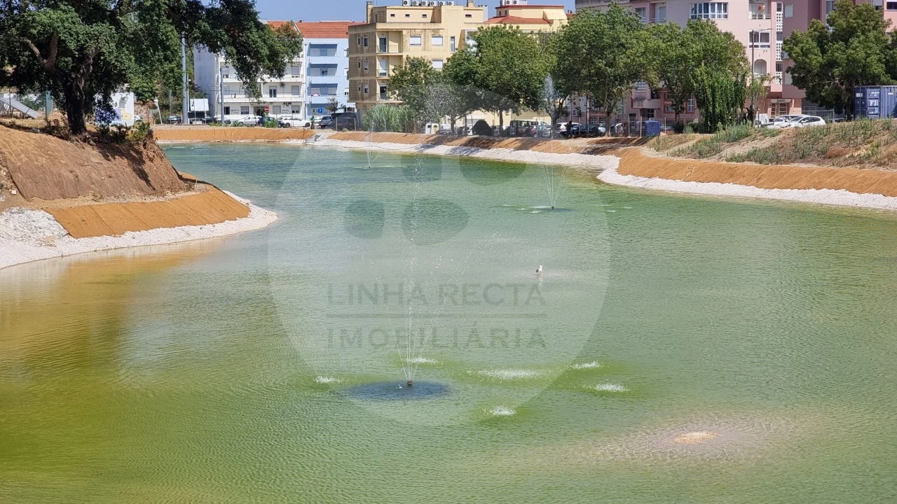 Apartamento T2 para Venda em Corroios Foto 19