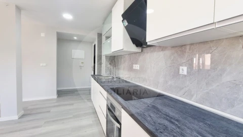 Apartamento T2 para Venda em Corroios