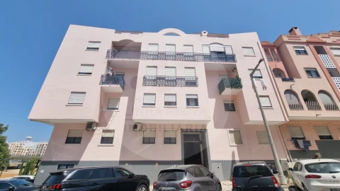Apartamento T2 para Venda em Corroios