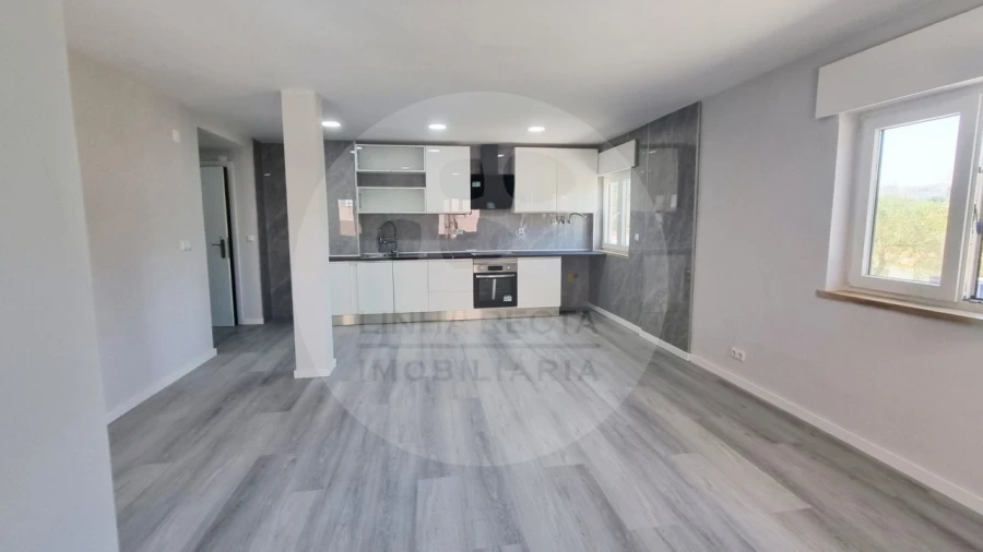 Apartamento T2 para Venda em Corroios Foto 2