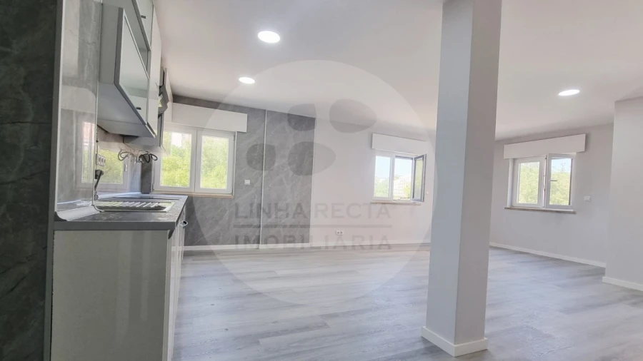 Apartamento T2 para Venda em Corroios Foto 10
