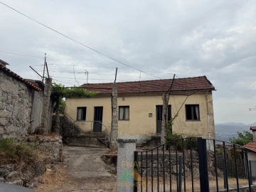 Moradia T2 para Venda em Rio de Moinhos