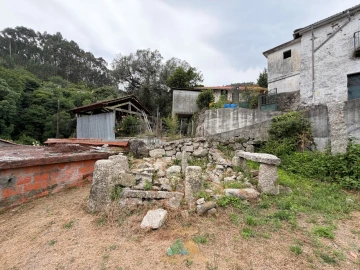 Moradia T2 para Venda em Rio de Moinhos