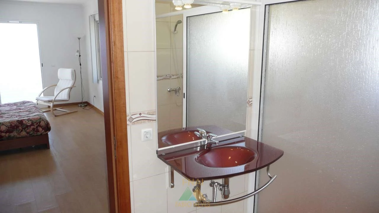 Moradia T3 para Venda em Prazeres Foto 8