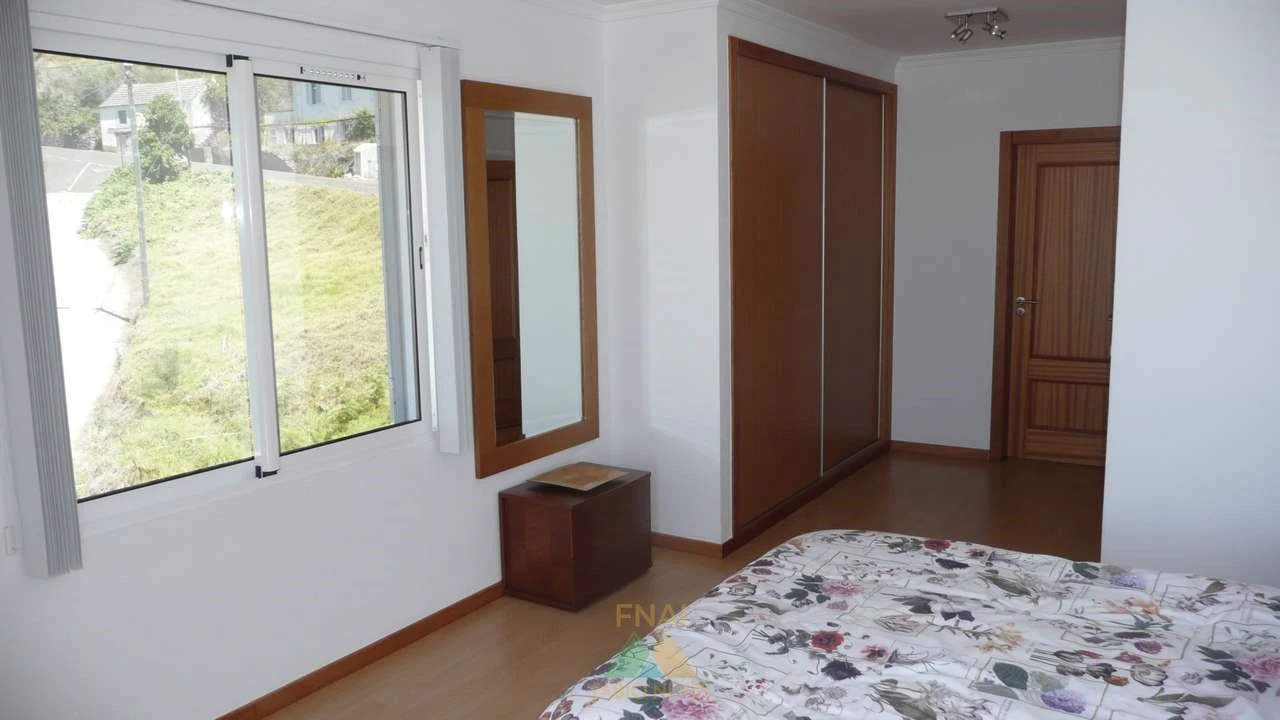 Moradia T3 para Venda em Prazeres Foto 6