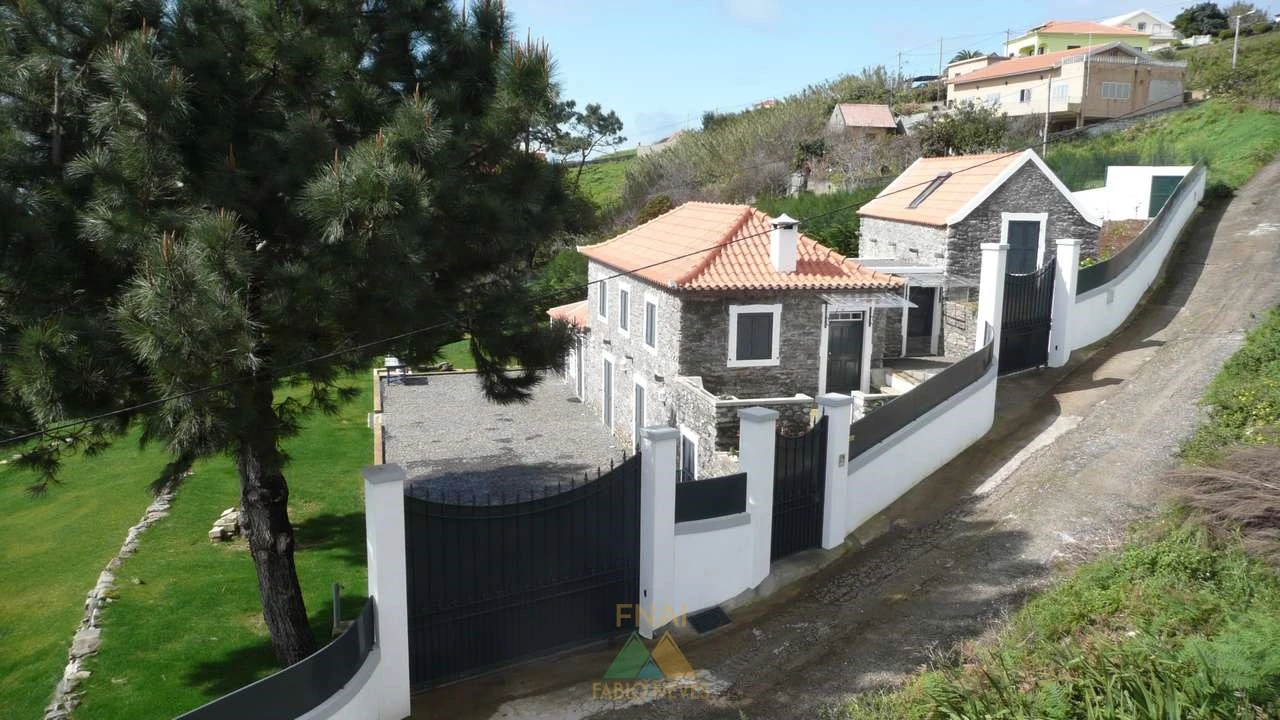 Moradia T3 para Venda em Prazeres Foto 37