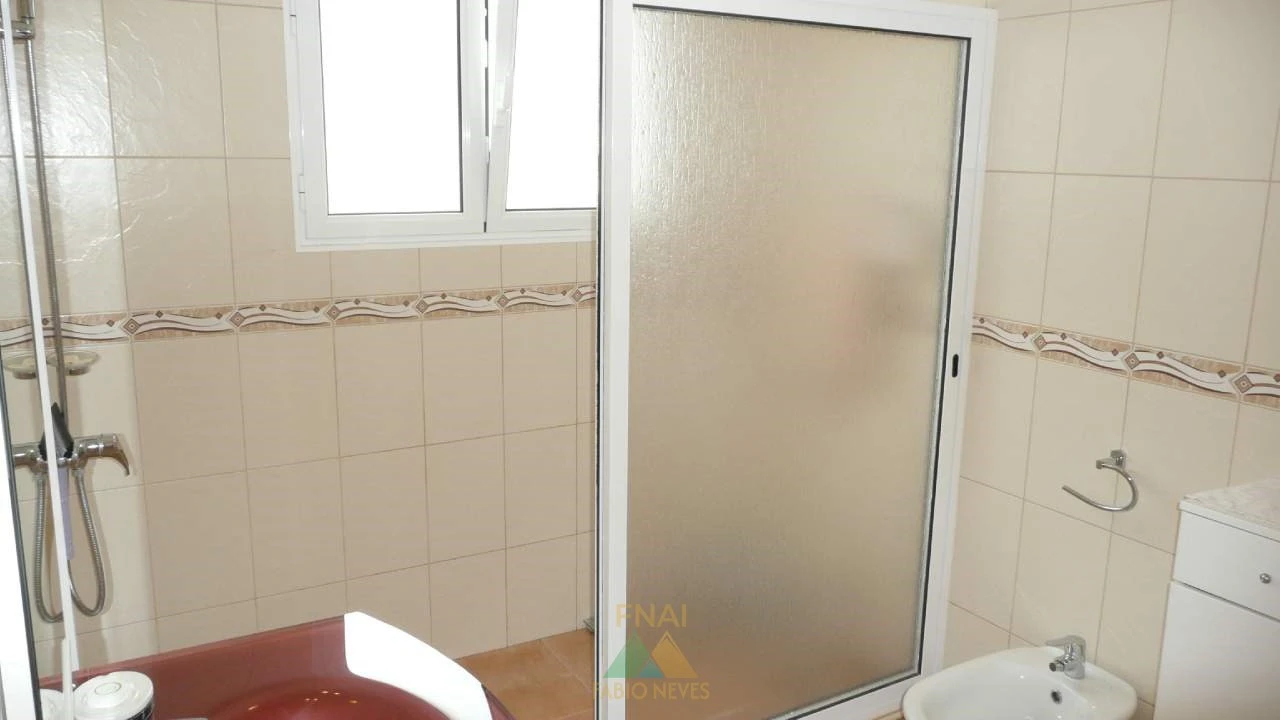 Moradia T3 para Venda em Prazeres Foto 10