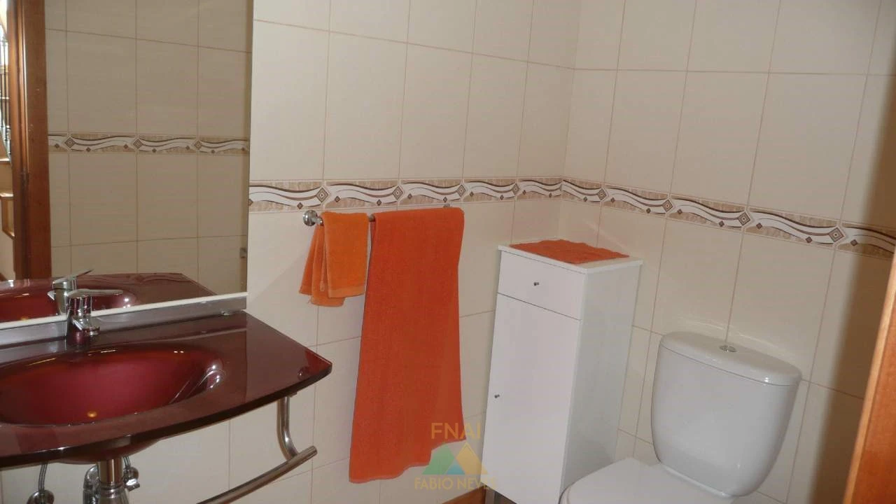 Moradia T3 para Venda em Prazeres Foto 16