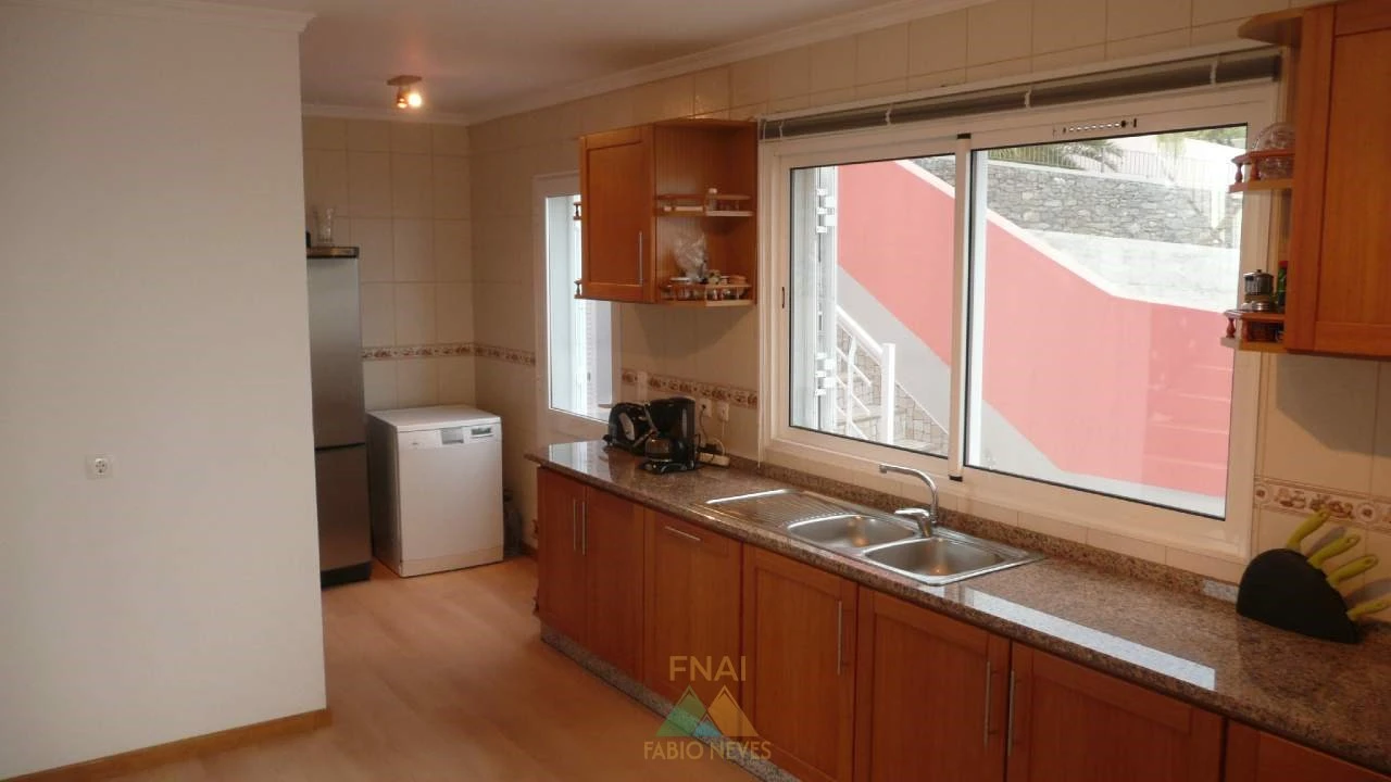 Moradia T3 para Venda em Prazeres Foto 18
