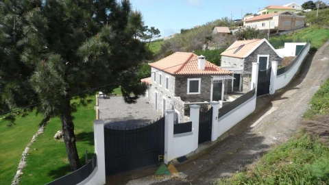 Moradia T3 para Venda em Prazeres