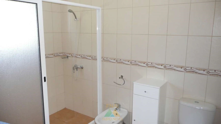 Moradia T3 para Venda em Prazeres Foto 9