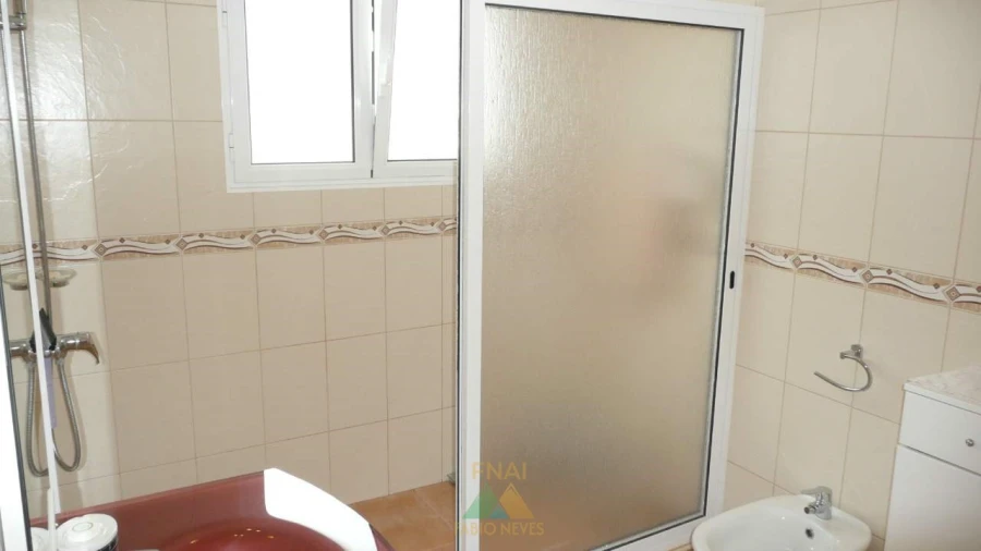 Moradia T3 para Venda em Prazeres Foto 10