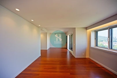 Apartamento T4 para Venda em São Vitor (Braga)