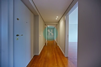 Apartamento T4 para Venda em São Vitor (Braga)