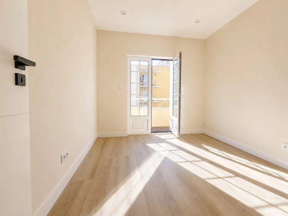 Apartamento T2 para Venda em Odivelas Foto 13
