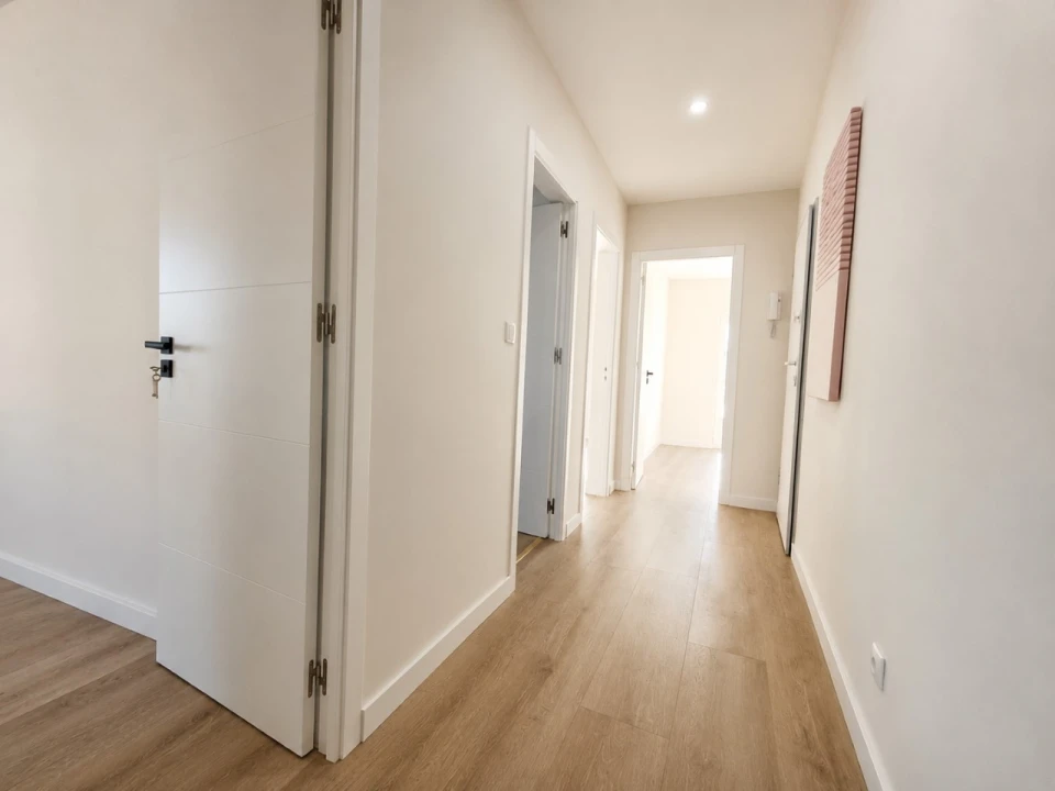 Apartamento T2 para Venda em Odivelas Foto 8