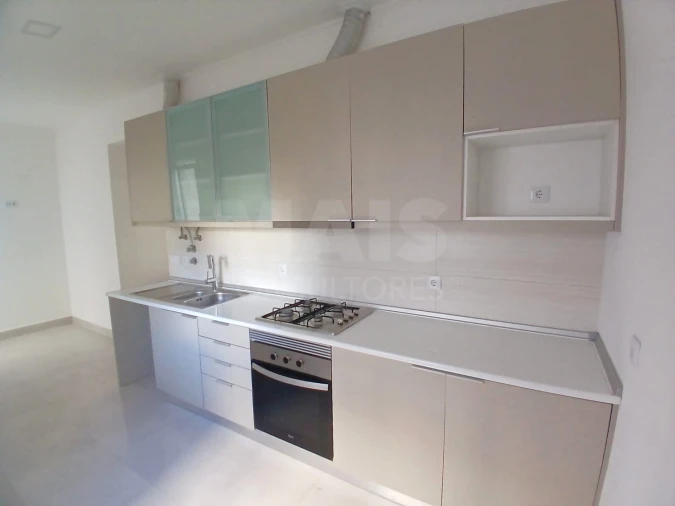 Apartamento T2 para Arrendamento em Laranjeiro e Feijó Foto 11