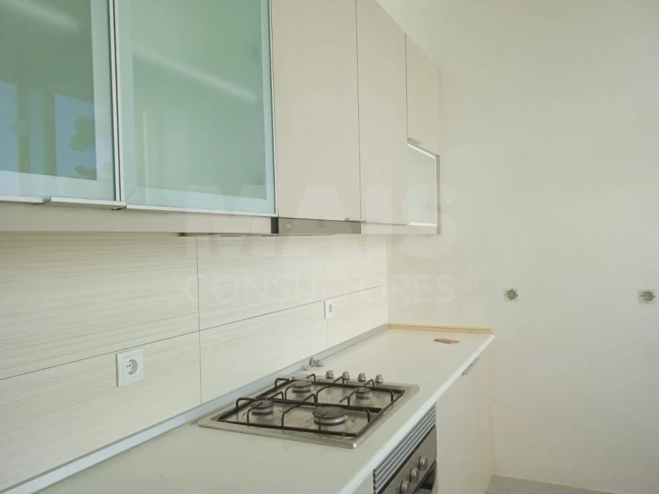 Apartamento T2 para Arrendamento em Laranjeiro e Feijó Foto 12