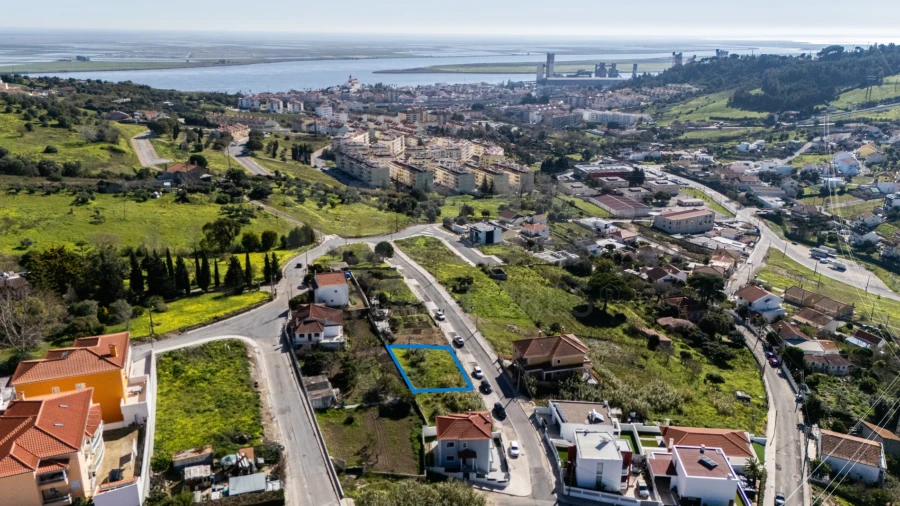 Terreno para Venda em Alhandra, São João dos Montes e Calhandriz